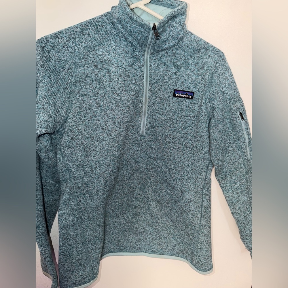 Patagonia Women's Blue Half-Zip Sweatshirt